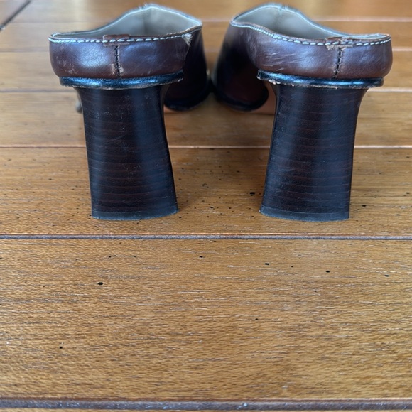 Joan & David Circa Leather Heels - size 6 - Picture 2 of 9